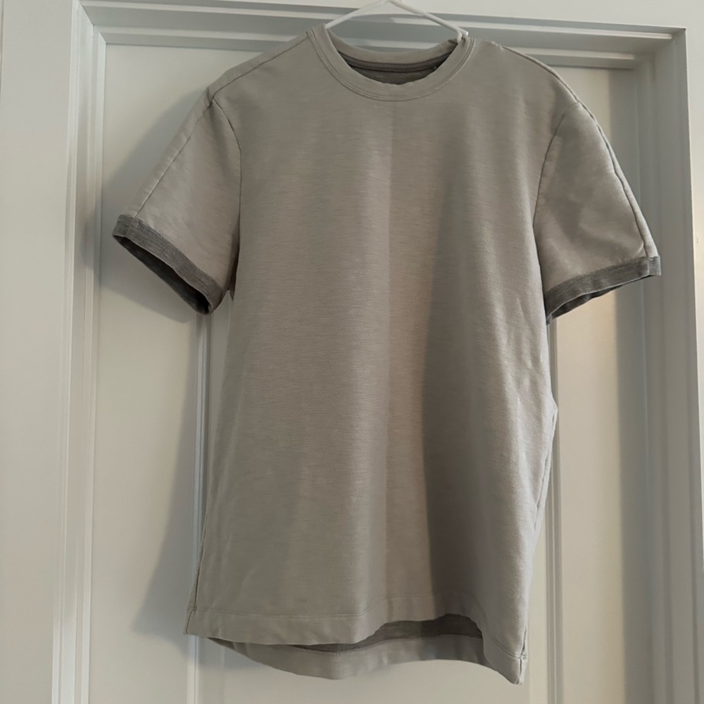 lululemon athletica Light Gray Short Sleeve Tee